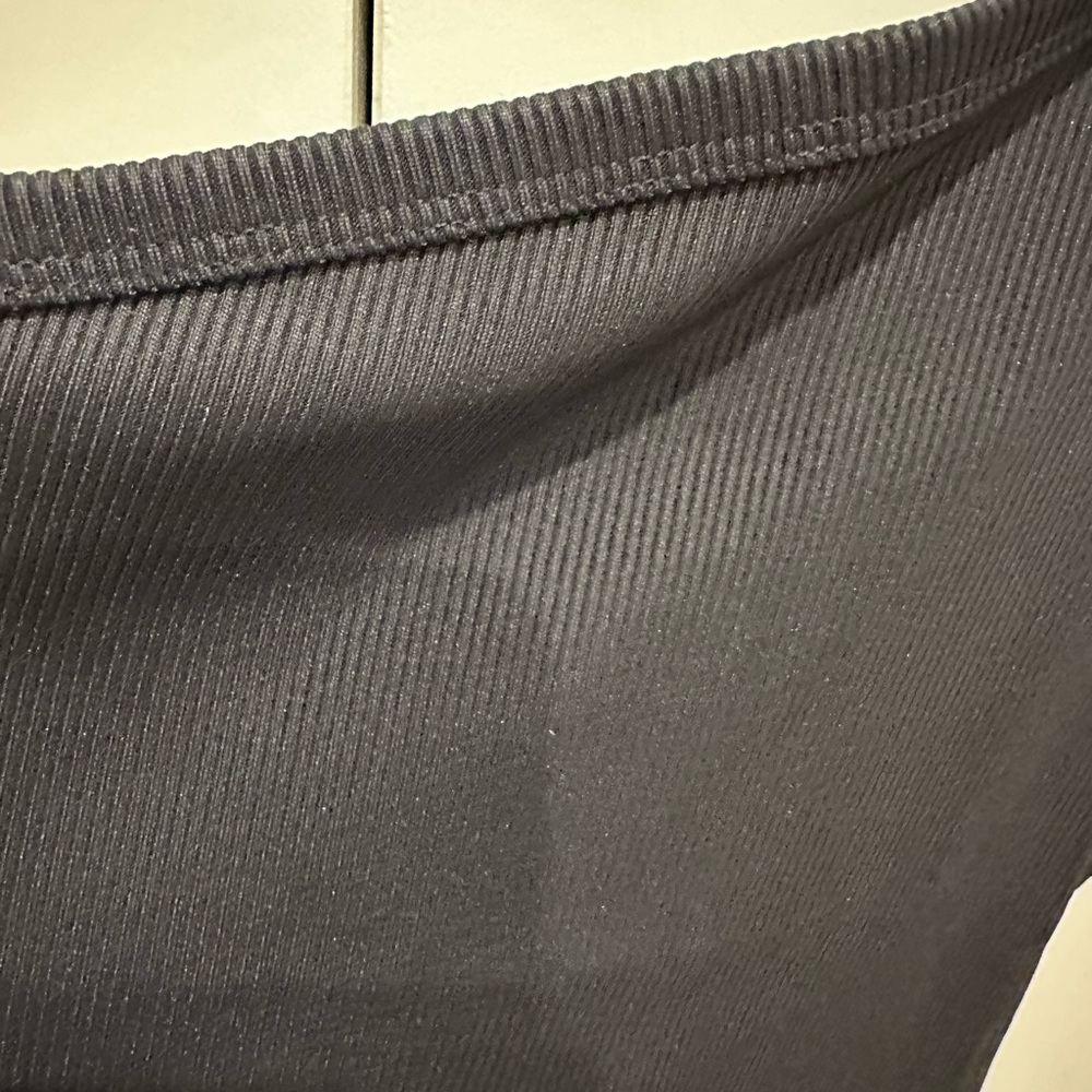 WHBM Ribbed Forme one should top - Picture 2 of 3